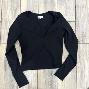 superdown Black Deep V-Neck Long Sleeve Tee Size M great quality EUC Snatches